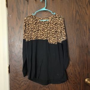 VS PINK LONG SLEEVE TOP CHEETAH PRINT SLEEVES